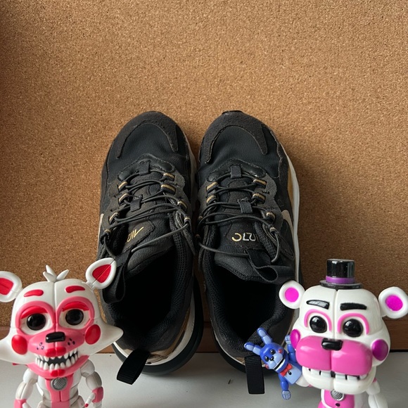 Nike Air Max 270 React 'Metallic Gold' - Picture 1 of 10